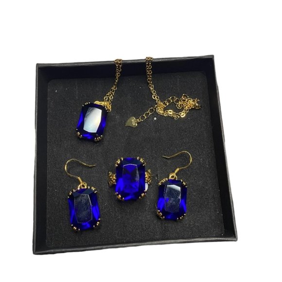 Kaylee Jackson - complete set Adore Ring, Necklace, Earrings Gold (Sapphire) - Picture 1 of 10